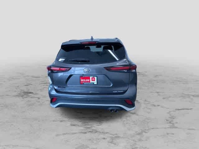 Thumbnail: 2025 Toyota Highlander - 10