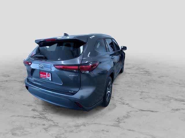 Thumbnail: 2023 Toyota Highlander - 10