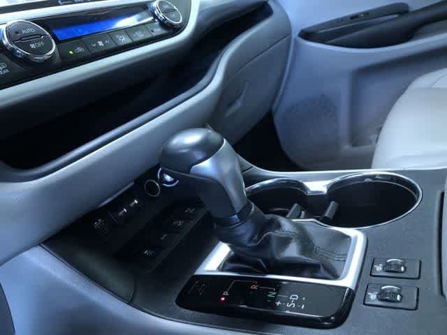 Thumbnail: 2019 Toyota Highlander - 30