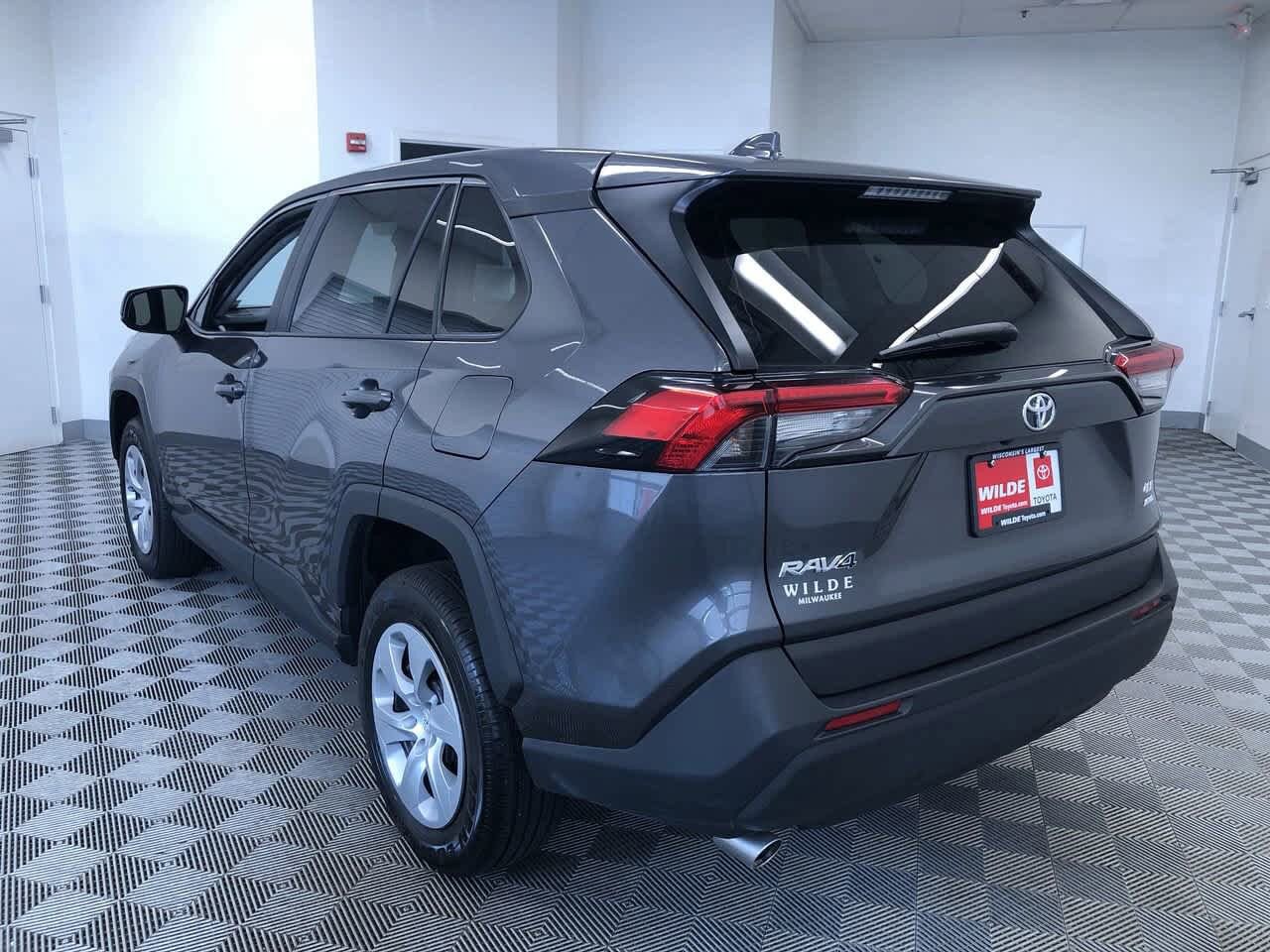 Thumbnail: 2022 Toyota RAV4 - 12