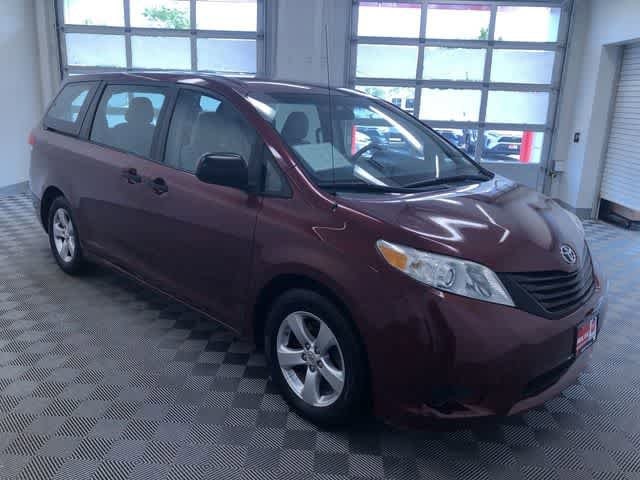 Thumbnail: 2012 Toyota Sienna - 41