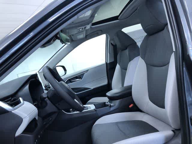 Thumbnail: 2025 Toyota RAV4 - 18