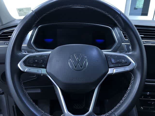 Thumbnail: 2022 Volkswagen Tiguan - 25