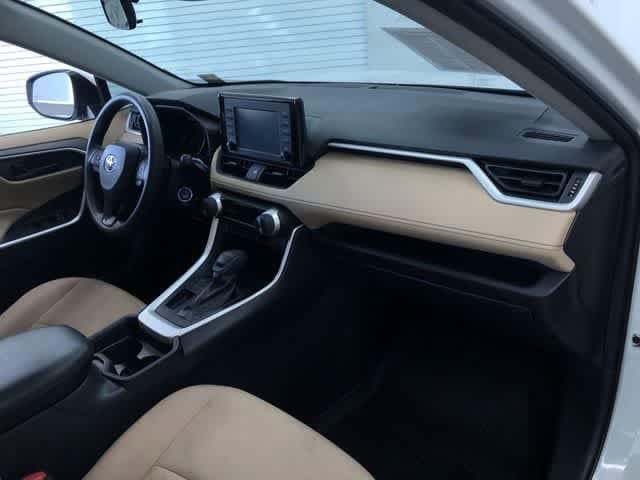 Thumbnail: 2019 Toyota RAV4 - 15