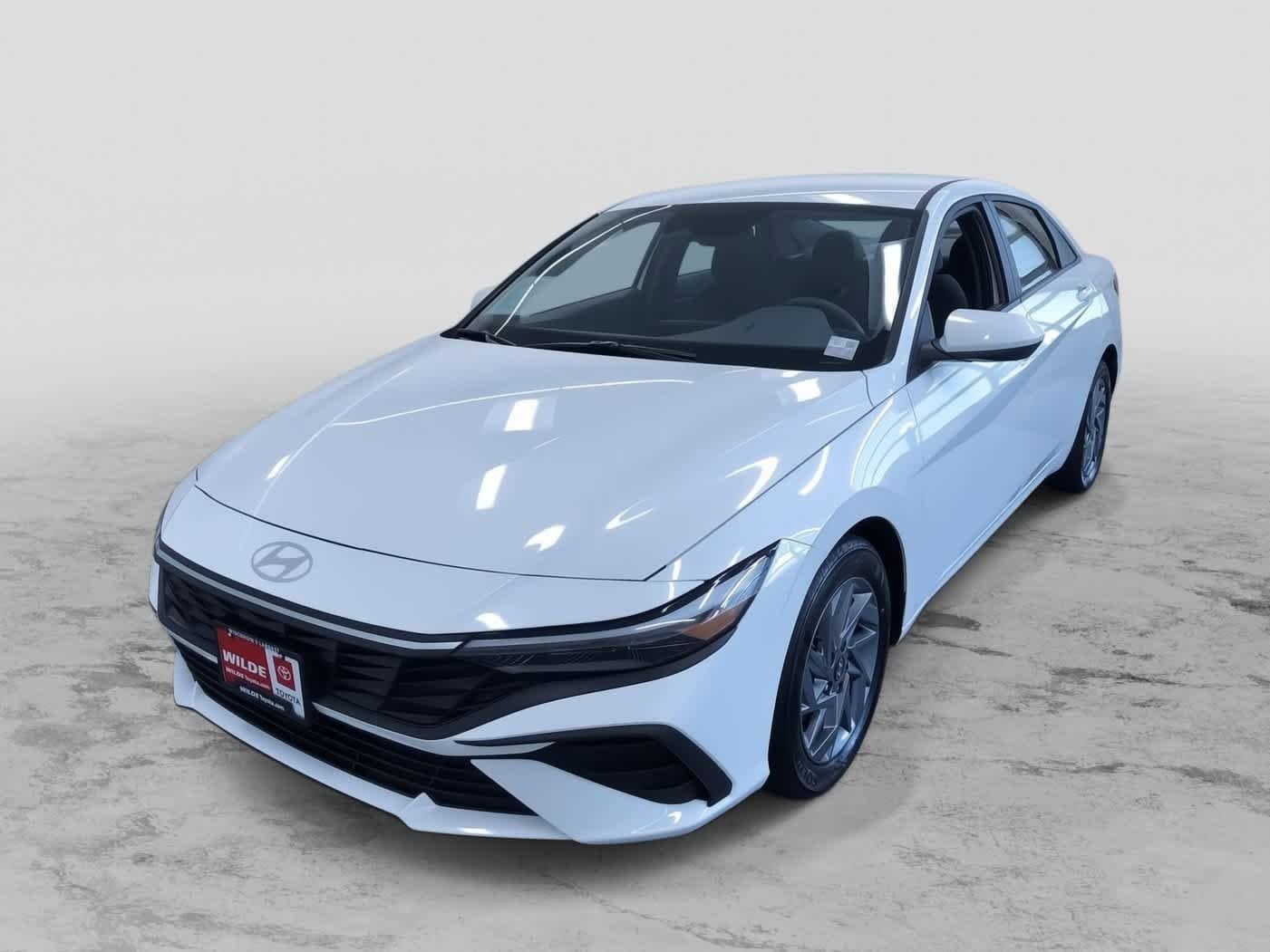 2024 Hyundai Elantra SEL Hero Image