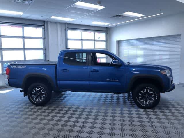 Thumbnail: 2017 Toyota Tacoma - 7