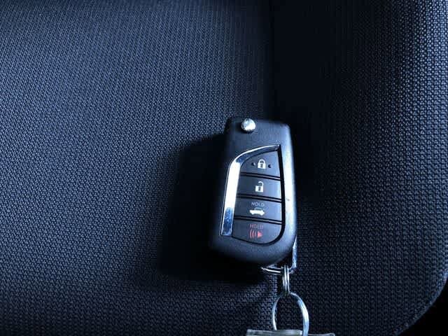 Thumbnail: 2025 Toyota Corolla - 32