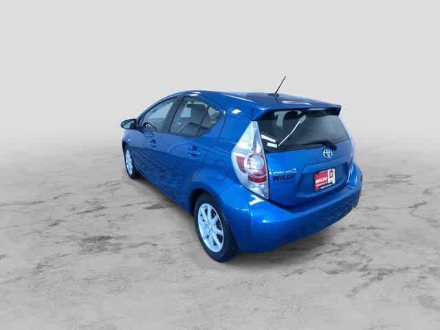 Thumbnail: 2012 Toyota Prius c - 9