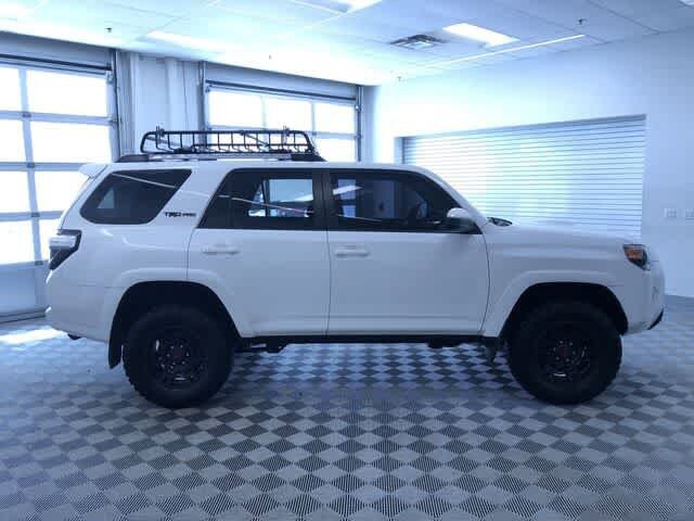 Thumbnail: 2017 Toyota 4Runner - 37