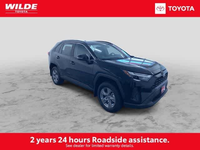 2025 Toyota RAV4 Hybrid XLE photo 3