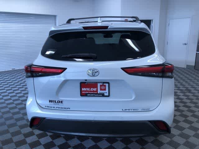 Thumbnail: 2022 Toyota Highlander - 13