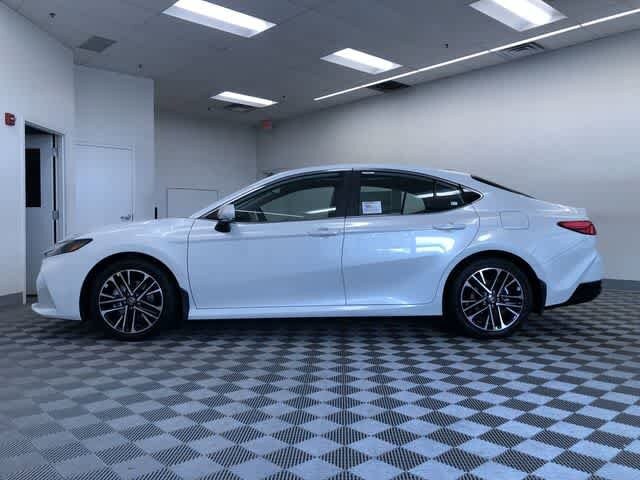 Thumbnail: 2025 Toyota Camry - 11