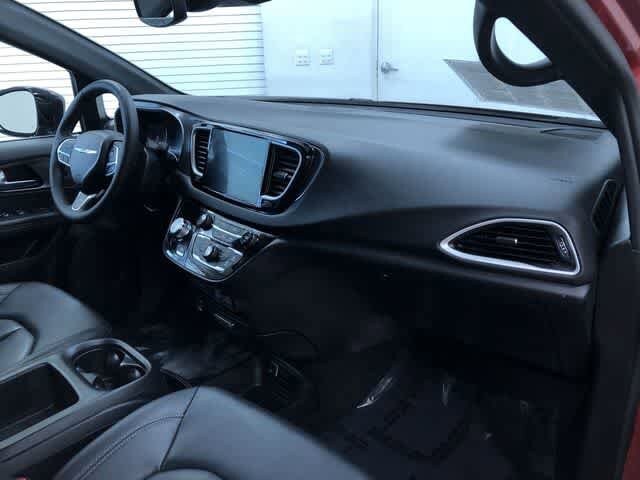 Thumbnail: 2025 Chrysler Pacifica - 25