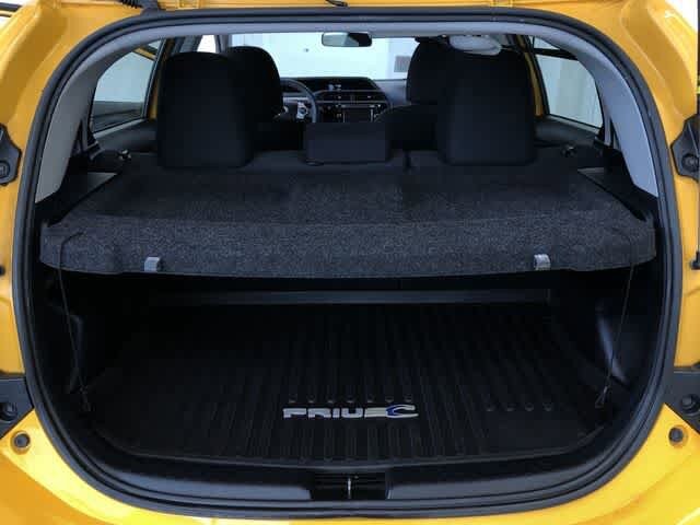 Thumbnail: 2015 Toyota Prius c - 32