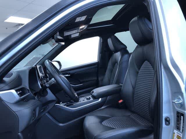 Thumbnail: 2025 Toyota Highlander - 18