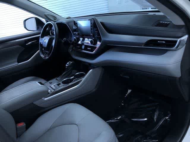Thumbnail: 2021 Toyota Highlander - 23