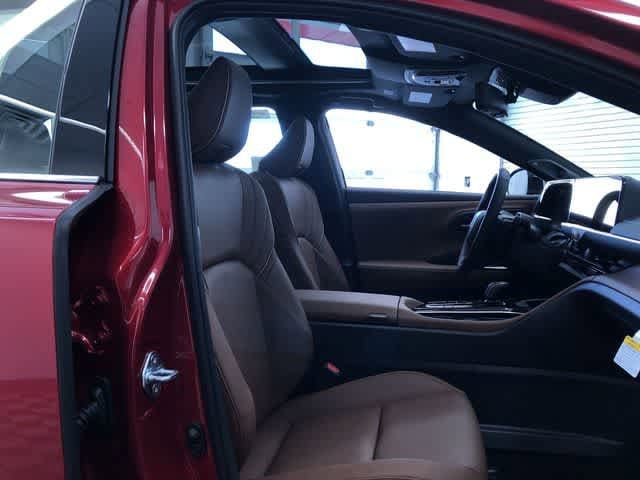 Thumbnail: 2026 Toyota Crown Signia - 14