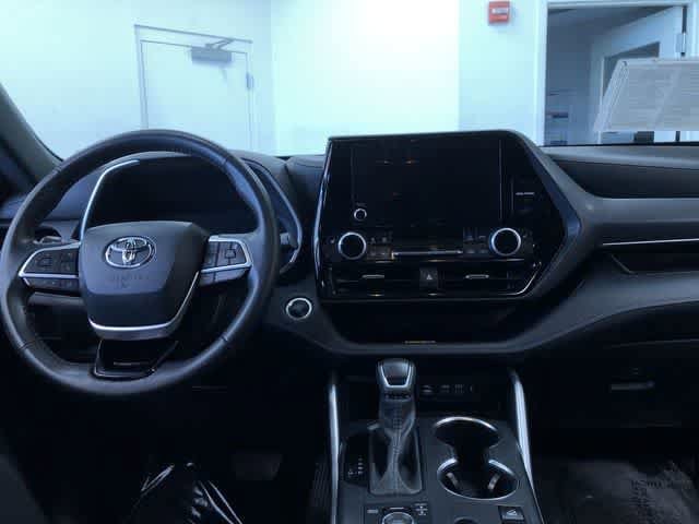 Thumbnail: 2025 Toyota Highlander - 17