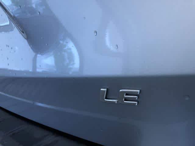 Thumbnail: 2011 Toyota Sienna - 16