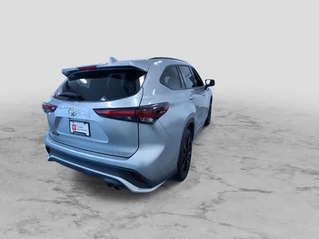 Thumbnail: 2025 Toyota Highlander - 9