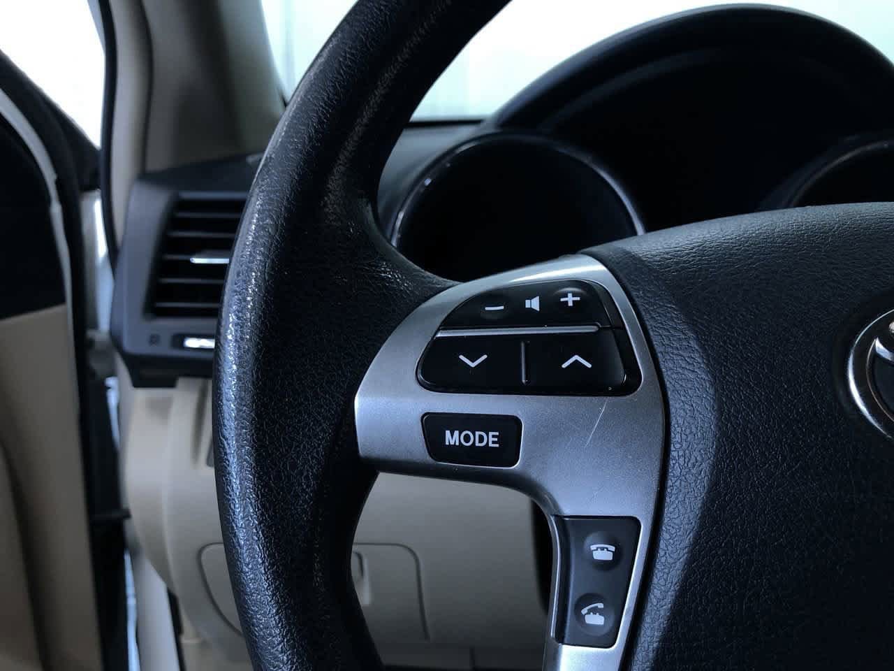 Thumbnail: 2013 Toyota Highlander - 25