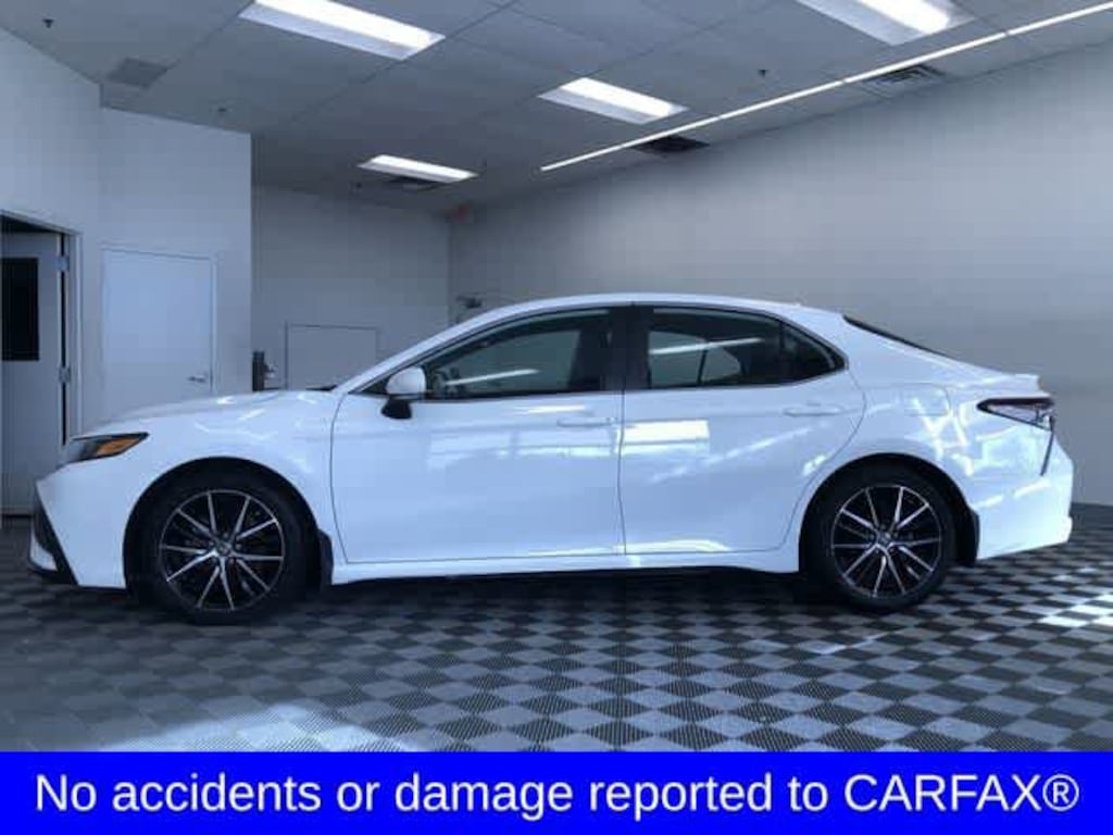 Used 2023 Toyota Camry SE Car