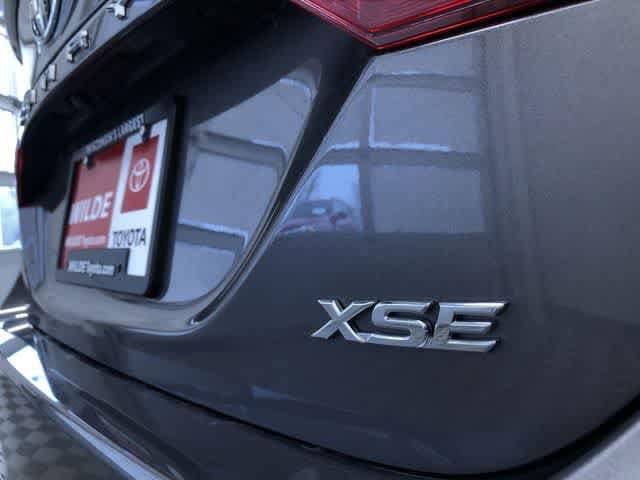 Thumbnail: 2018 Toyota Camry - 17