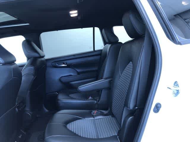 Thumbnail: 2023 Toyota Highlander - 23