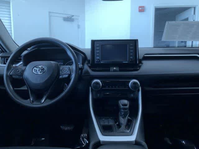 Thumbnail: 2022 Toyota RAV4 - 17