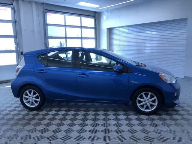 Thumbnail: 2012 Toyota Prius c - 36
