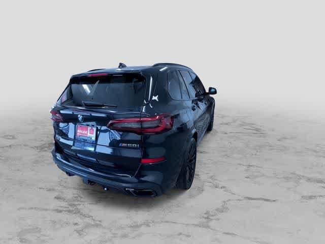 Thumbnail: 2021 BMW M5 - 10