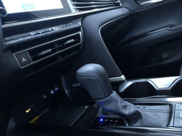 Thumbnail: 2025 Toyota Camry - 30