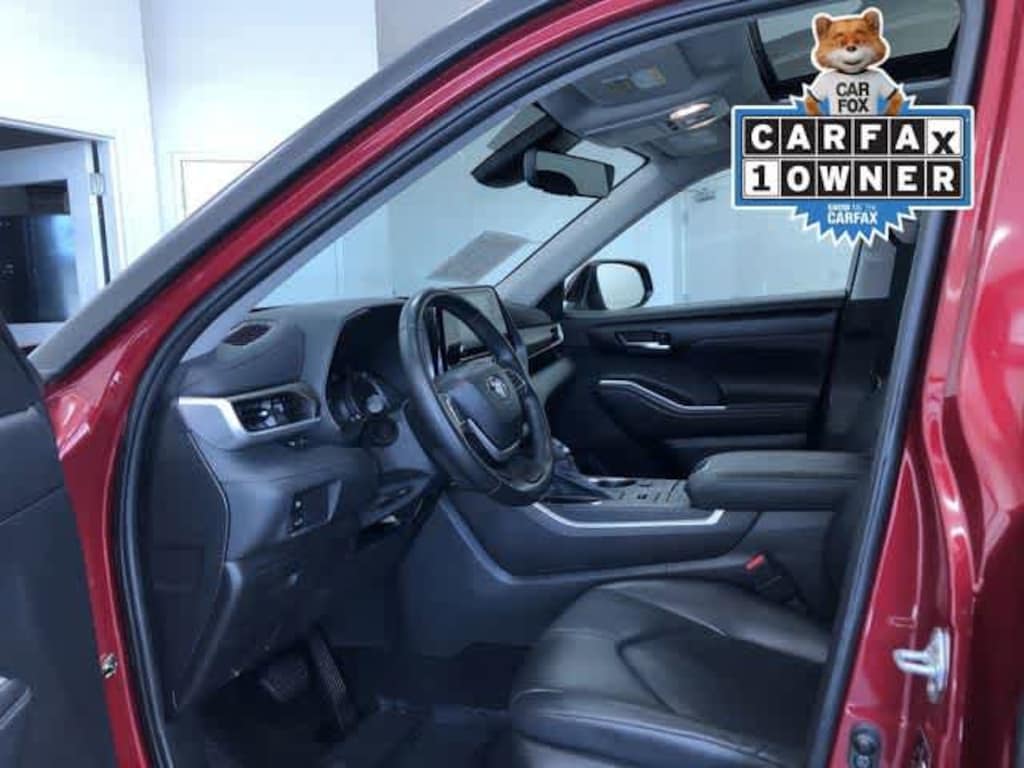 Used 2022 Toyota Highlander XLE Sport Utility