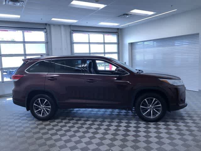 Thumbnail: 2018 Toyota Highlander - 38