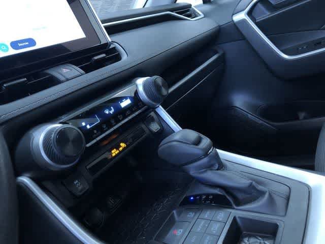 Thumbnail: 2025 Toyota RAV4 - 28