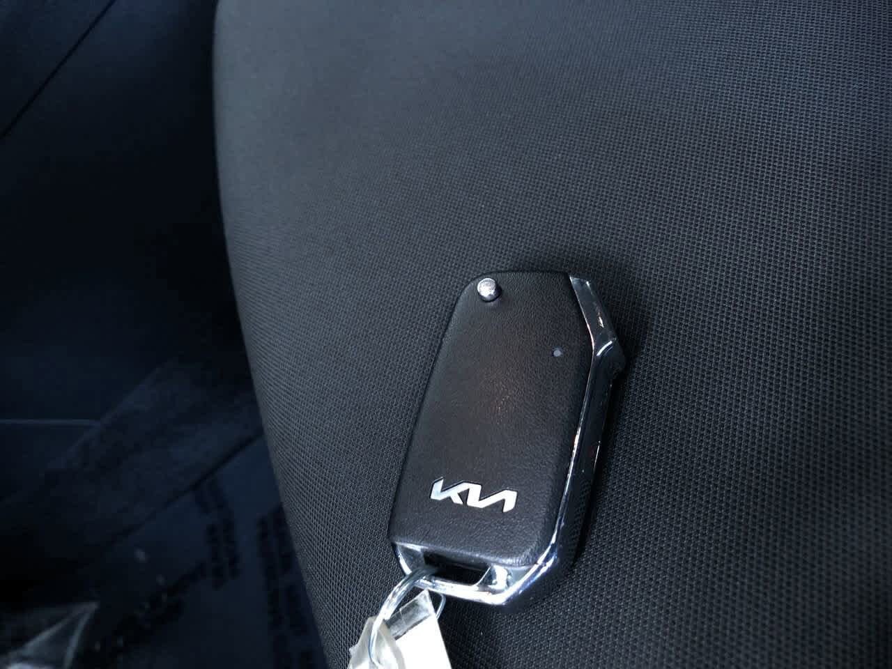 2024 Kia Sportage LX 32