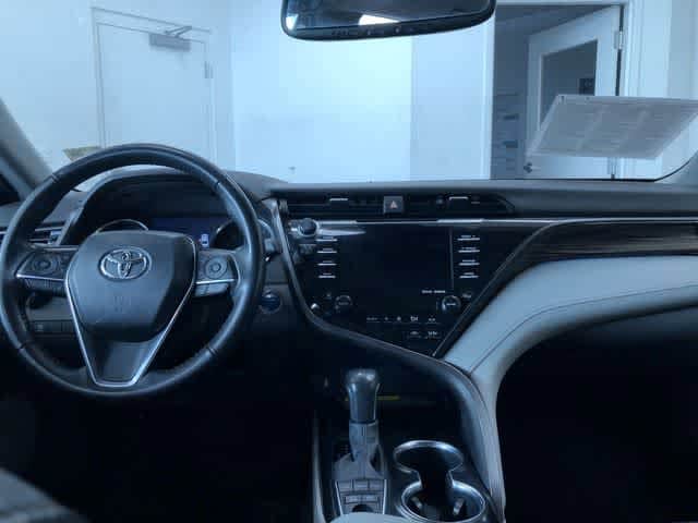 Thumbnail: 2020 Toyota Camry - 16