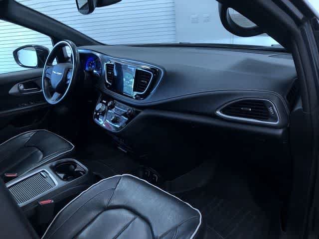 Thumbnail: 2019 Chrysler Pacifica - 25