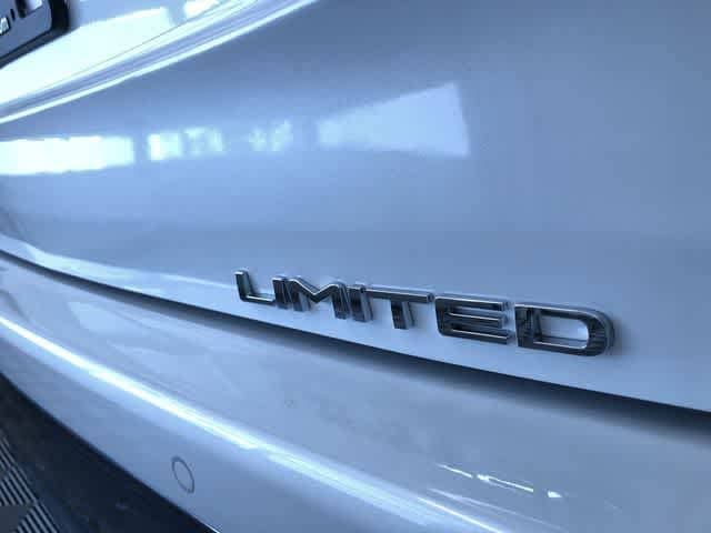 Thumbnail: 2022 Toyota Highlander - 15