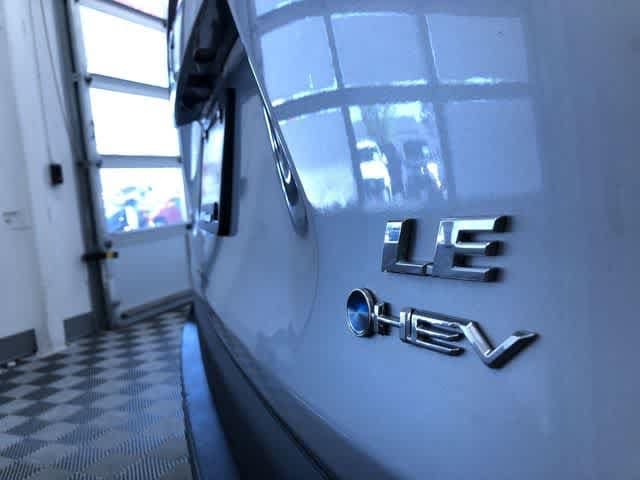 2025 Toyota RAV4 LE - Photo 15
