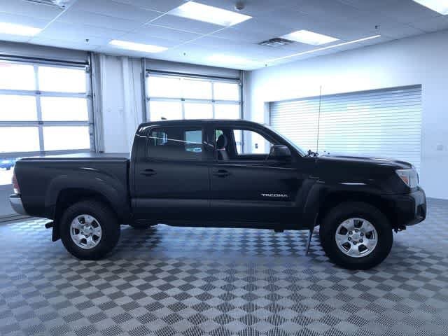 Thumbnail: 2015 Toyota Tacoma - 7