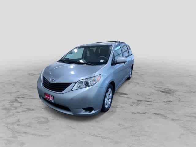 Thumbnail: 2011 Toyota Sienna - 6