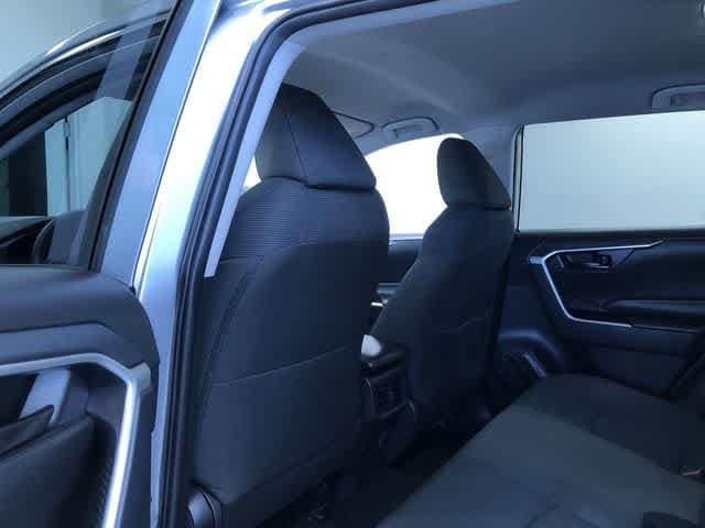 2025 Toyota RAV4 LE - Photo 19