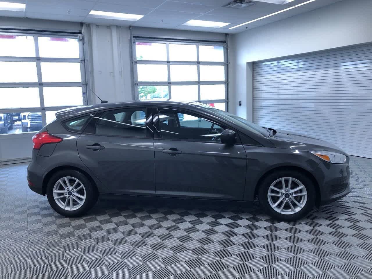 2018 Ford Focus SE 36