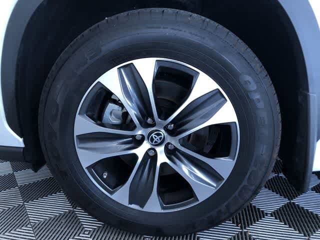 Thumbnail: 2022 Toyota Highlander - 9
