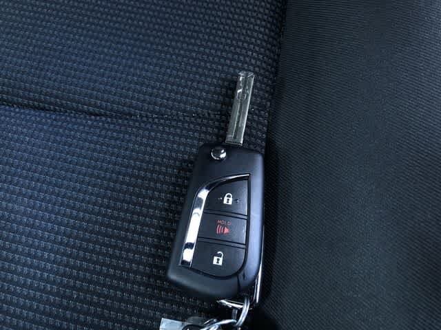 Thumbnail: 2025 Toyota RAV4 - 32