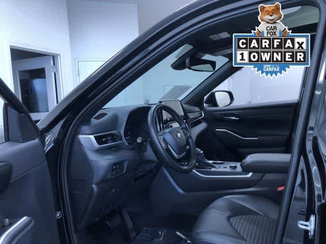 Thumbnail: 2025 Toyota Highlander - 2