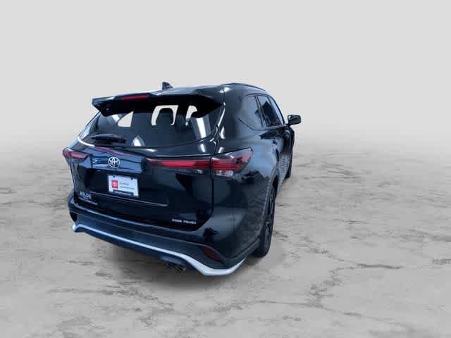 Thumbnail: 2025 Toyota Highlander - 9