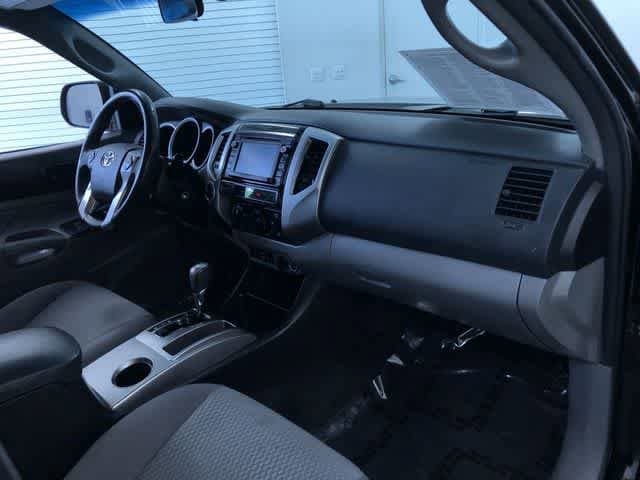 Thumbnail: 2015 Toyota Tacoma - 18
