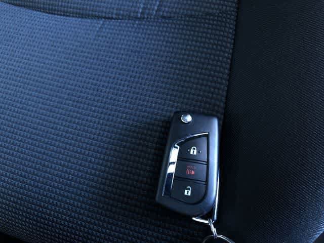 Thumbnail: 2025 Toyota RAV4 - 31